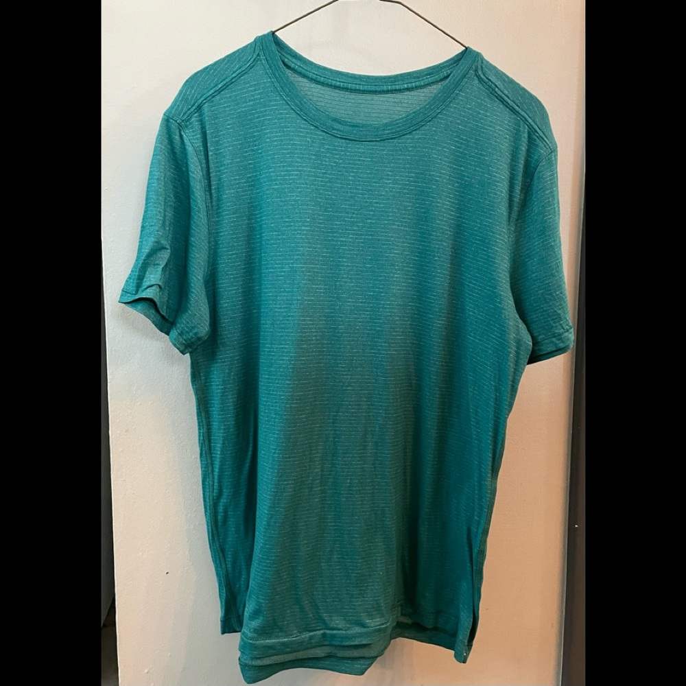 Lululemon Mens Size Medium T-shirt. Great condition